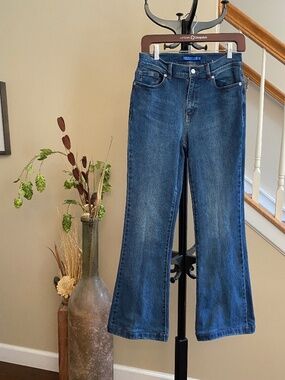 J. McLaughlin Bootcut Medium Blue Wash Flared Jeans Size 4